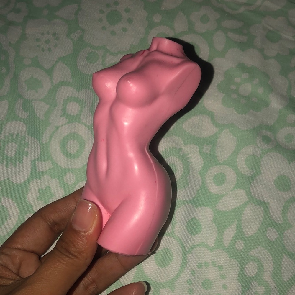 Decor - Picture 3 of 4